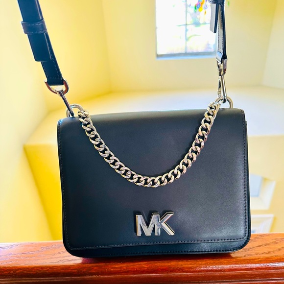 Michael Kors Handbags - Michael Kors crossbody